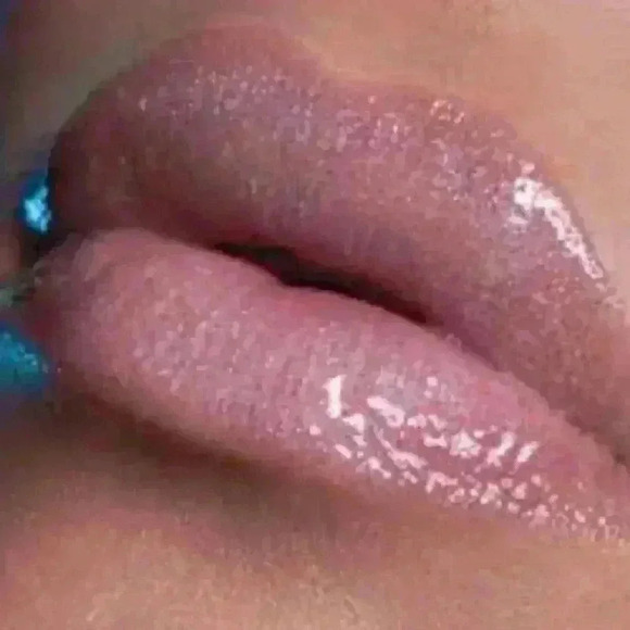 🌼IRIDESCENT KKW Beauty DISCONTINUED Lip Gloss - Picture 2 of 4